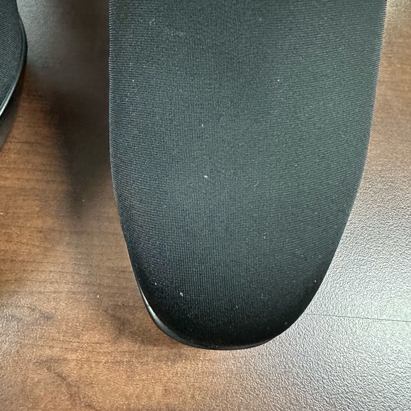 Donald Pliner Women’s Empressed Crepe Elastic Boots size 6.5 - Picture 4 of 9